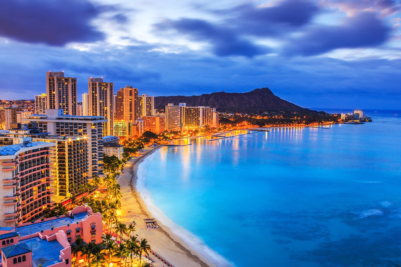 Fill yourself with serendipity with the Waikiki Beach of the USA
